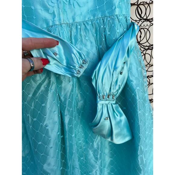 Vintage JCPenney Robbins Egg Blue Lace over Satin Formal Dress 9/10 - Picture 5 of 8